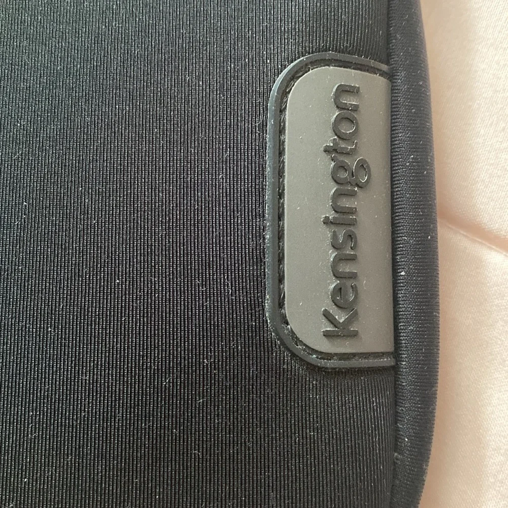 Kensington Soft Carrying Case for Tablets
